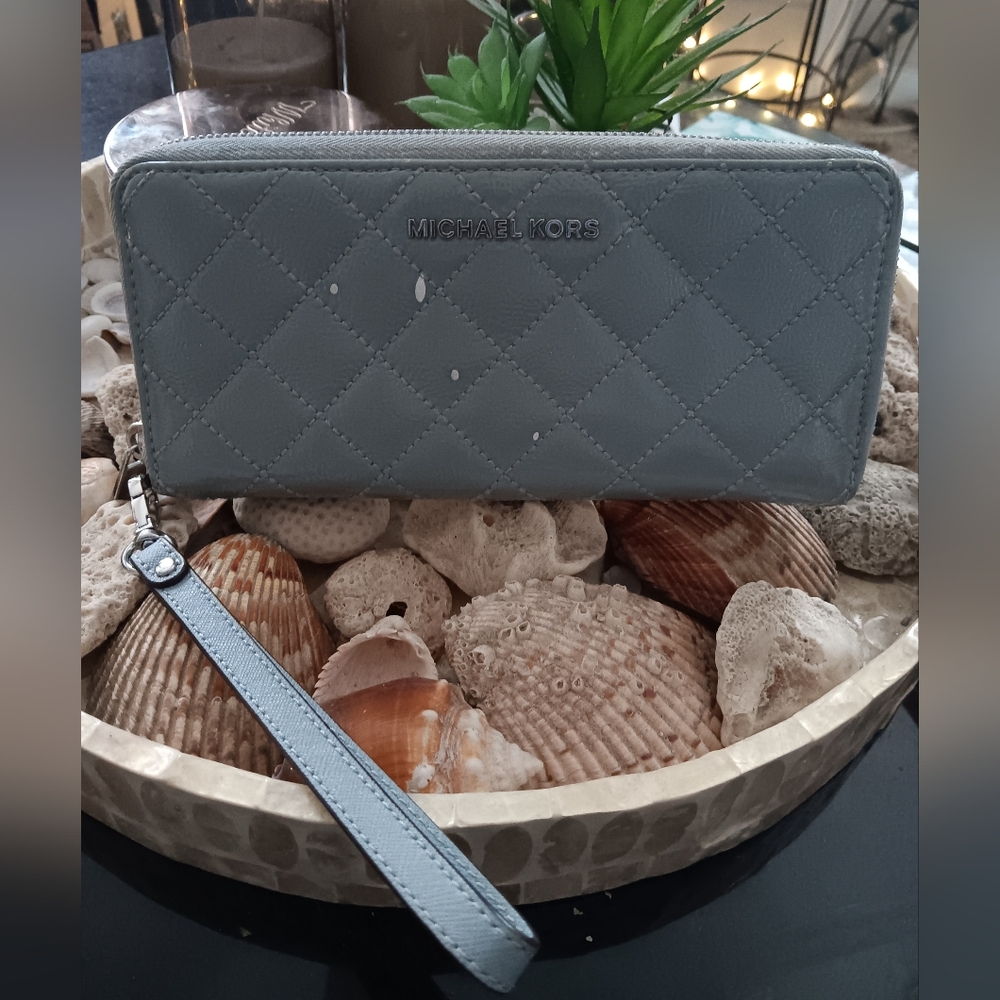 3 For $13🧡Michael Kors Gray Quilted Wristlet *Flawed*
